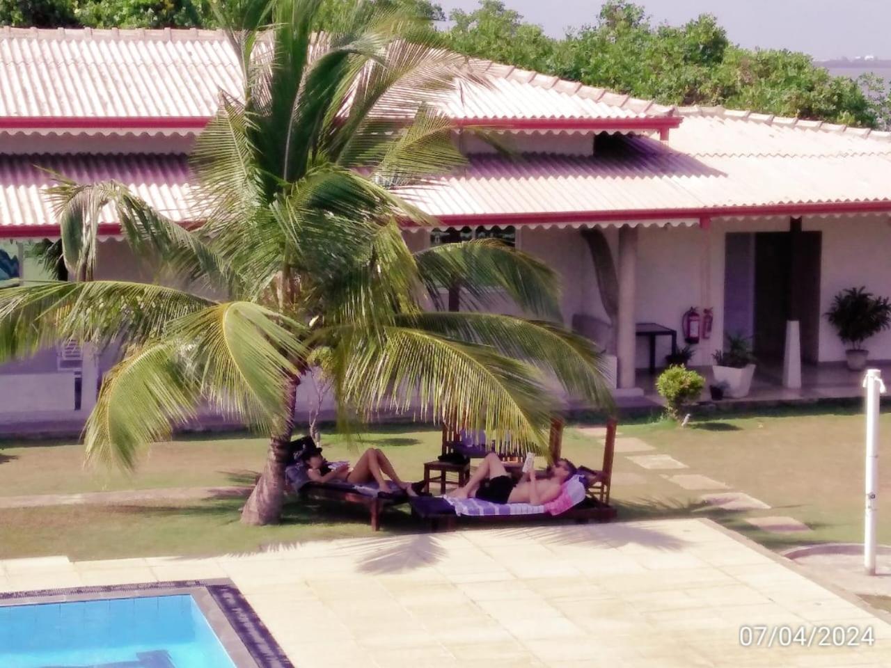 Nilakma Lagoon Negombo Eksteriør billede