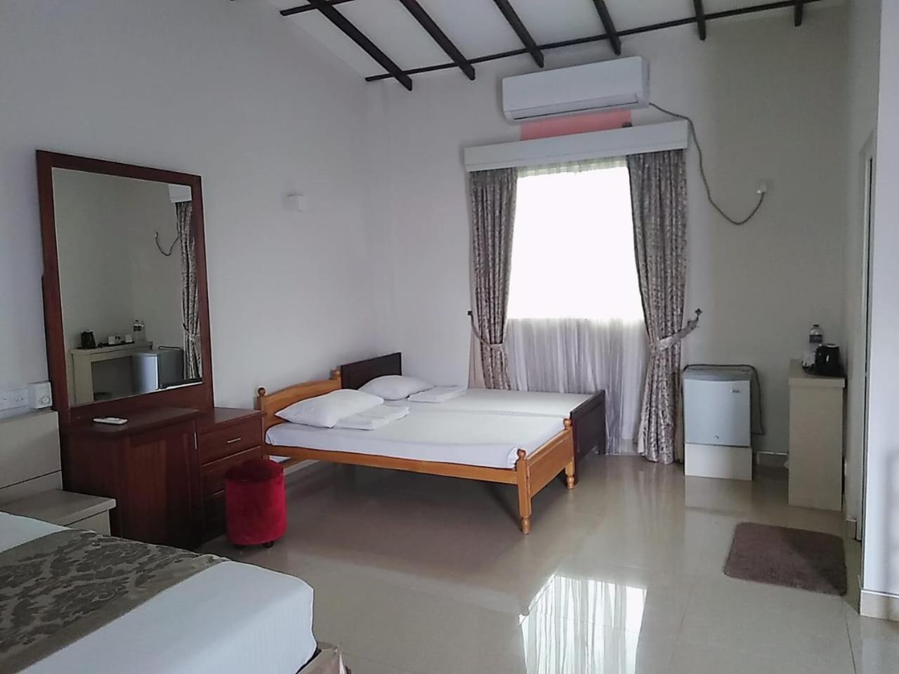 Nilakma Lagoon Negombo Eksteriør billede